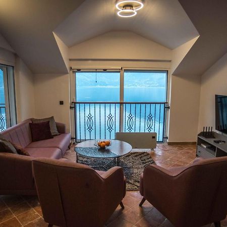 Modern Waterfront 3-Bed Apartment Donja Kostanjica Exterior photo